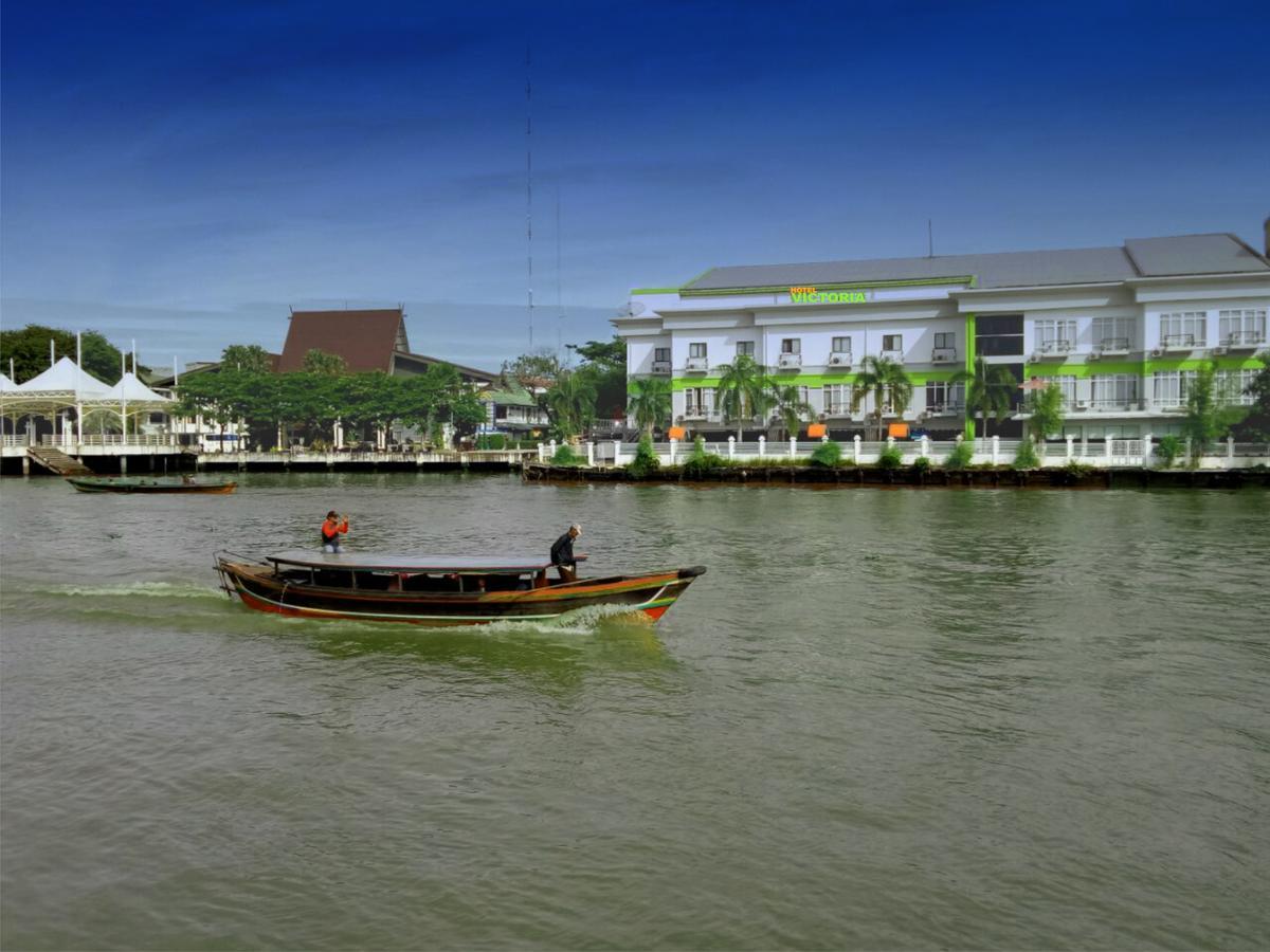 Hotel Victoria River View Banjarmasin  Exterior photo